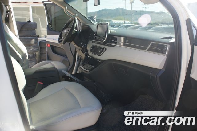 Hyundai Starex 2019 — photo 15