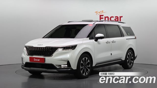 Kia Canival 2023 — photo 1