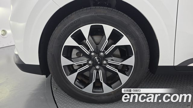 Kia Canival 2023 — photo 5