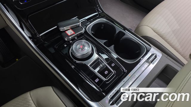 Kia Canival 2023 — photo 12
