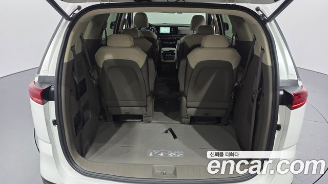 Kia Canival 2023 — photo 21