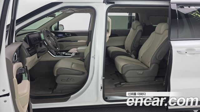 Kia Canival 2023 — photo 22