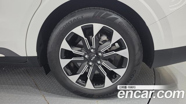 Kia Canival 2023 — photo 7