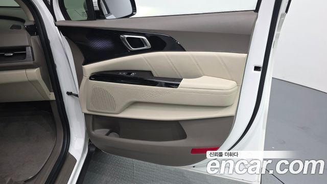 Kia Canival 2023 — photo 15