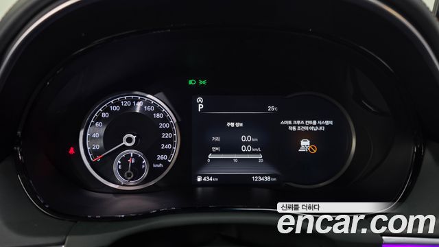 Genesis GV70 2021 — photo 11