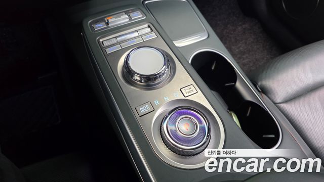 Genesis GV70 2021 — photo 12