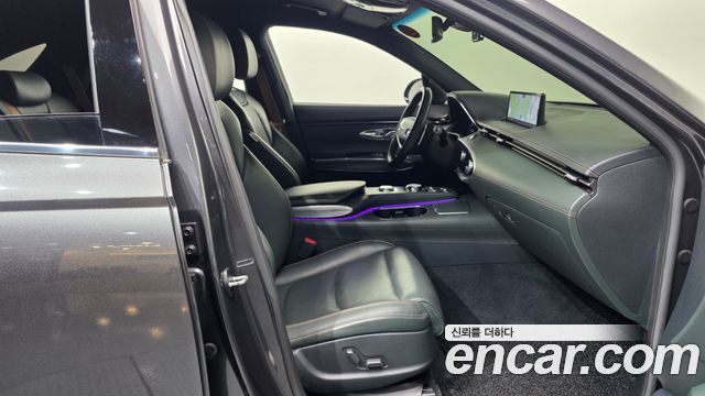 Genesis GV70 2021 — photo 17