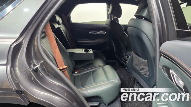 Genesis GV70 2021 — photo 18
