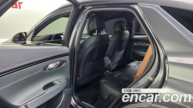Genesis GV70 2021 — photo 16