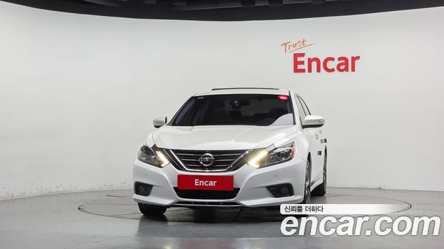 Nissan Altima 2018 — photo 3