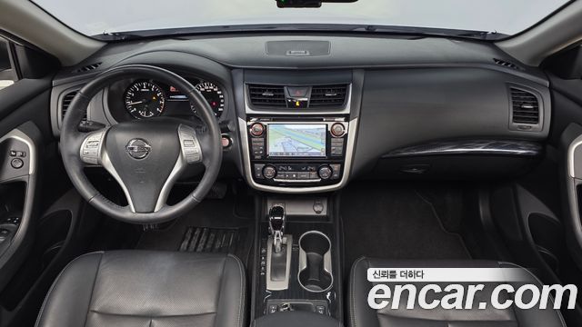 Nissan Altima 2018 — photo 10