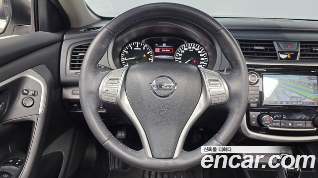 Nissan Altima 2018 — photo 19