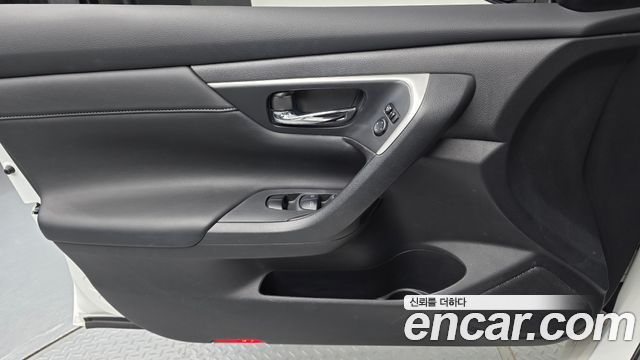 Nissan Altima 2018 — photo 14
