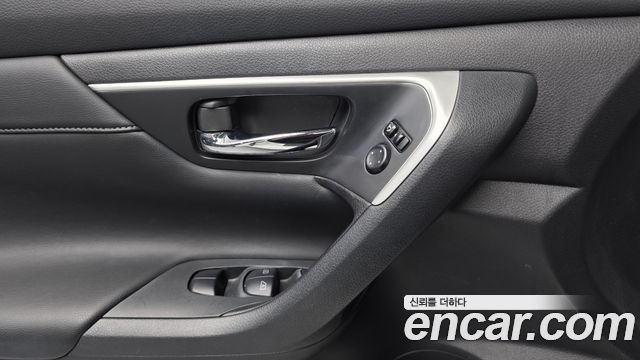 Nissan Altima 2018 — photo 27