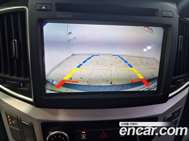 Hyundai Starex 2017 — photo 11