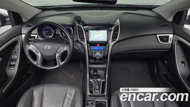 Hyundai i30 2016 — photo 10