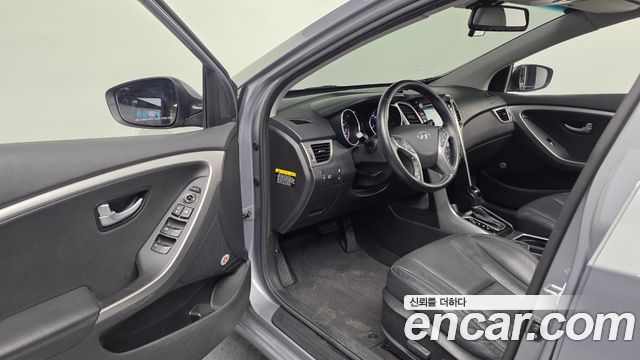 Hyundai i30 2016 — photo 13