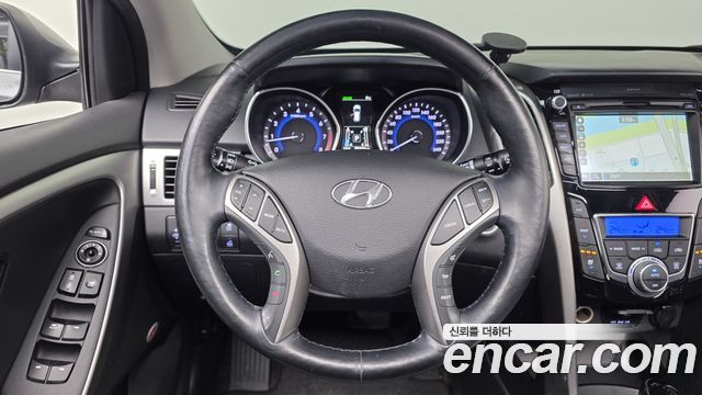 Hyundai i30 2016 — photo 19
