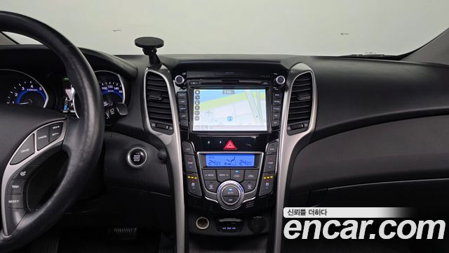 Hyundai i30 2016 — photo 20