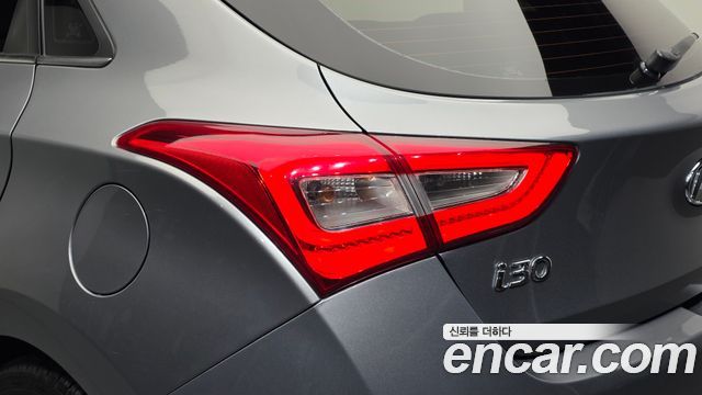Hyundai i30 2016 — photo 9