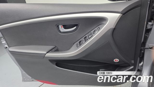 Hyundai i30 2016 — photo 14