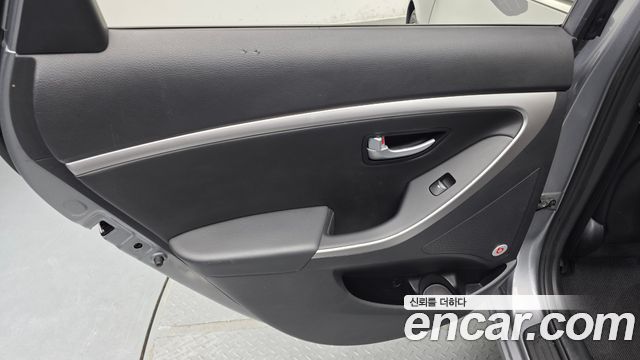 Hyundai i30 2016 — photo 15