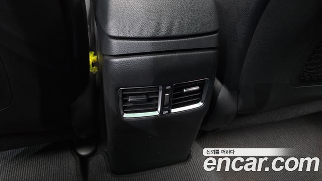 Hyundai i30 2016 — photo 30
