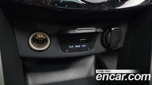 Hyundai i30 2016 — photo 31