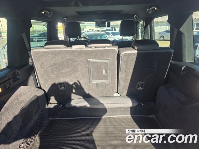Mercedes-Benz G-Class 2020 — photo 13