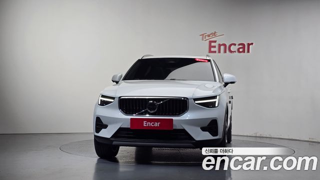 Volvo XC40 2025 — photo 3