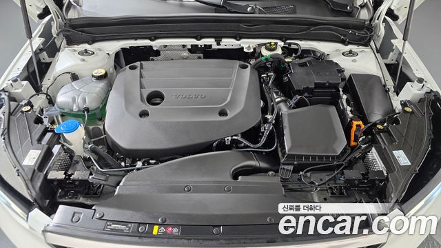 Volvo XC40 2025 — photo 6