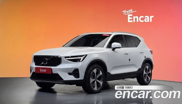 Volvo XC40 2025 — photo 1