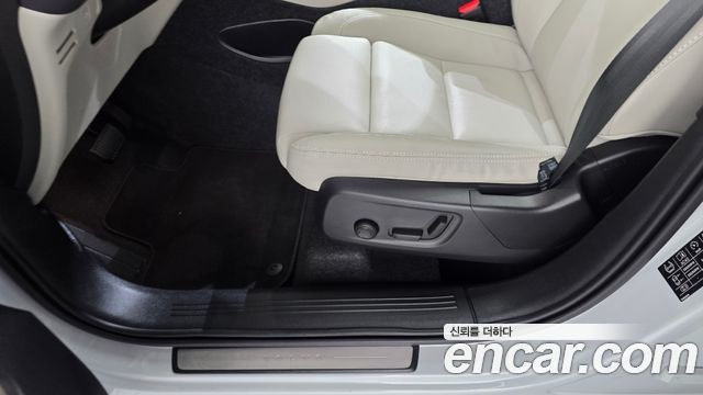 Volvo XC40 2025 — photo 31