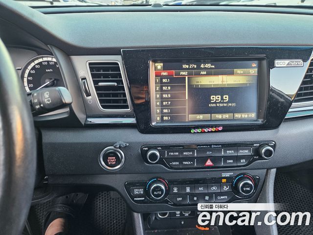 Kia Niro 2017 — photo 11