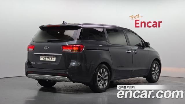 Kia Canival 2015 — photo 2