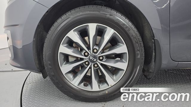 Kia Canival 2015 — photo 5