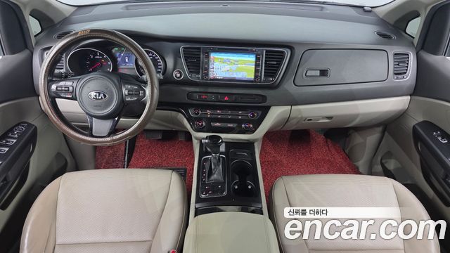Kia Canival 2015 — photo 7
