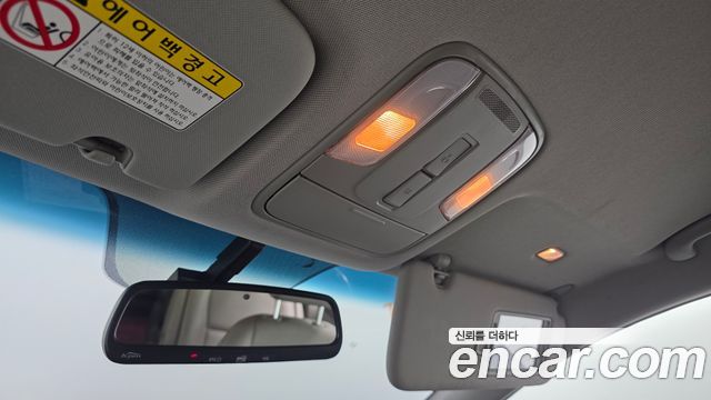 Kia Canival 2015 — photo 16
