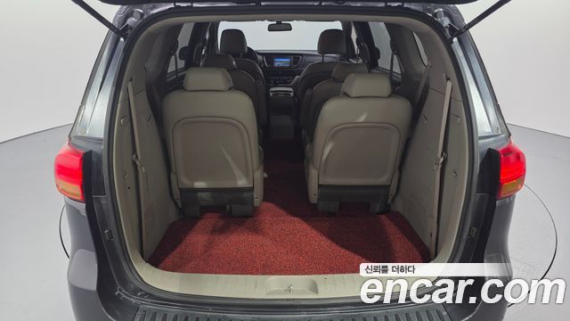 Kia Canival 2015 — photo 18