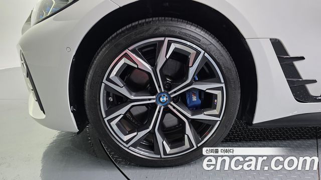 BMW i4 2023 — photo 5
