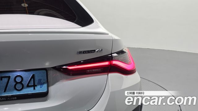 BMW i4 2023 — photo 9