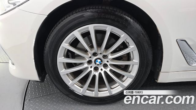 BMW 5-Series 2019 — photo 5