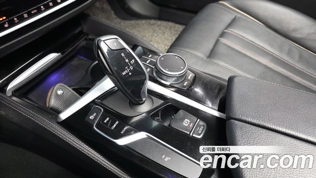 BMW 5-Series 2019 — photo 12