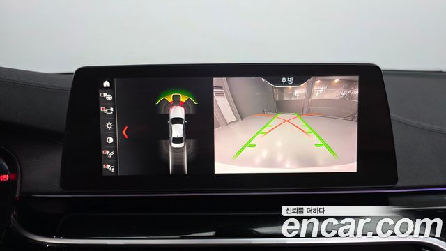 BMW 5-Series 2019 — photo 21