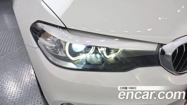 BMW 5-Series 2019 — photo 8