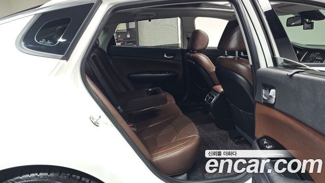 Kia K5 2016 — photo 17