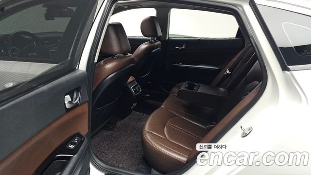 Kia K5 2016 — photo 18