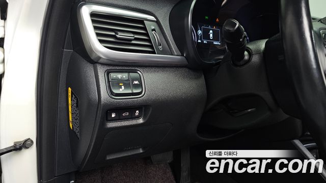 Kia K5 2016 — photo 22