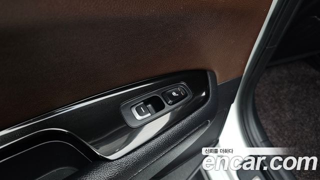 Kia K5 2016 — photo 25