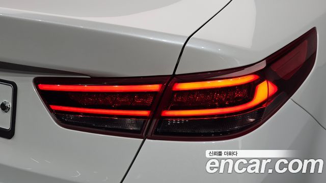 Kia K5 2016 — photo 9